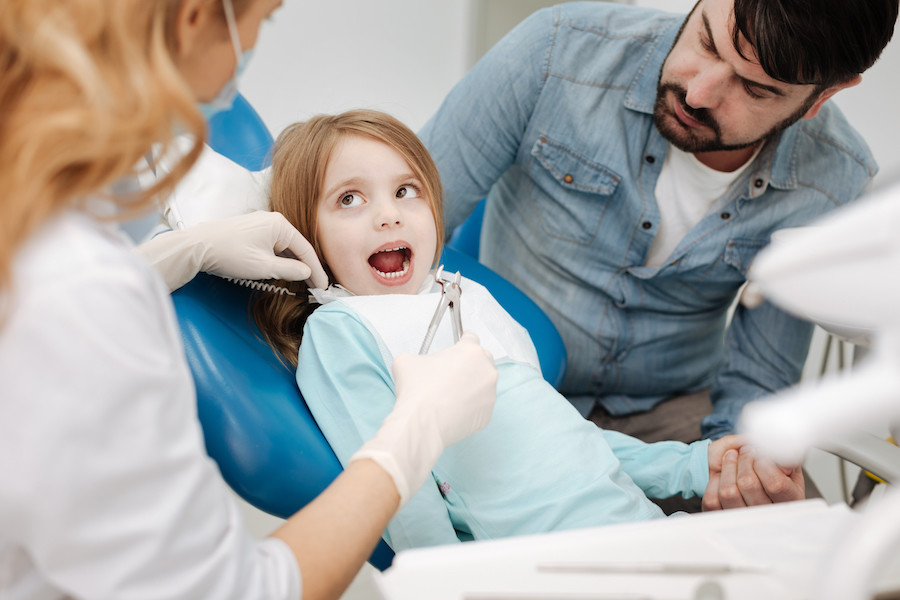 Οδοντιατρική εξέταση για βρέφη; Πολλοί οδοντίατροι είναι επιφυλακτικοί